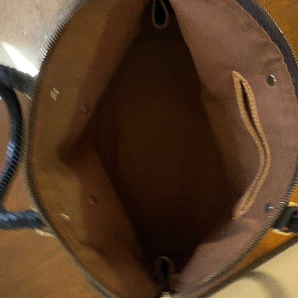 Louis Vuitton Brown Monogram Shoulder Bag with Black Accents. - Picture 4 of 6